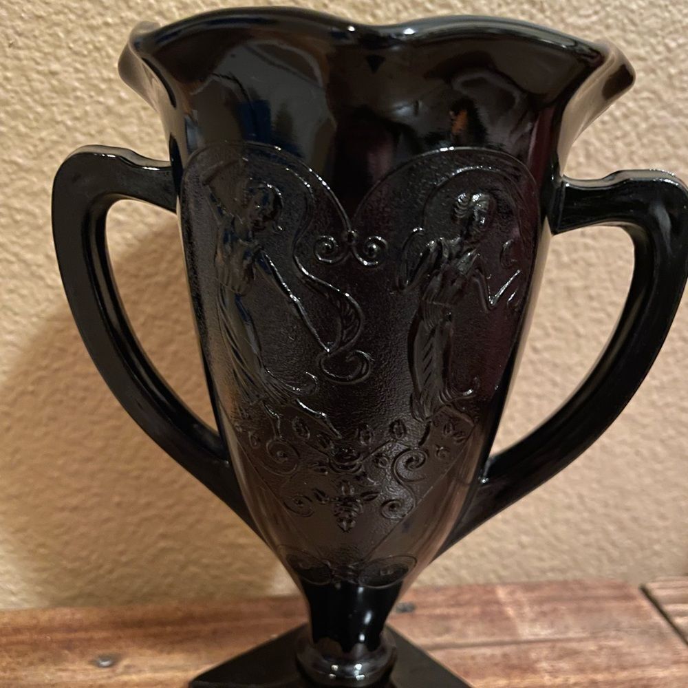 LE Smith 1930’s Dancing Nymph’s Amethyst Vase